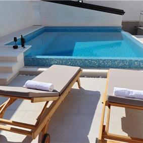 6 Bedroom Beachfront Villa with Heated Pool near Vela Luka on Korcula Island, Sleep 12